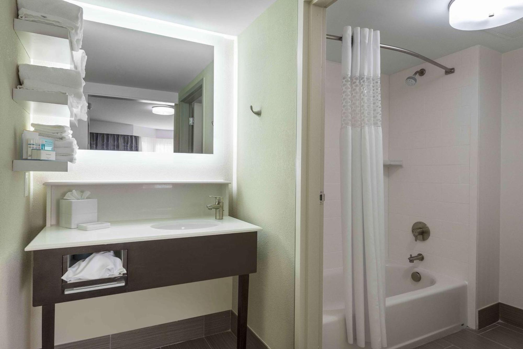 Hampton Inn & Suites Chapel Hill/Durham Zewnętrze zdjęcie