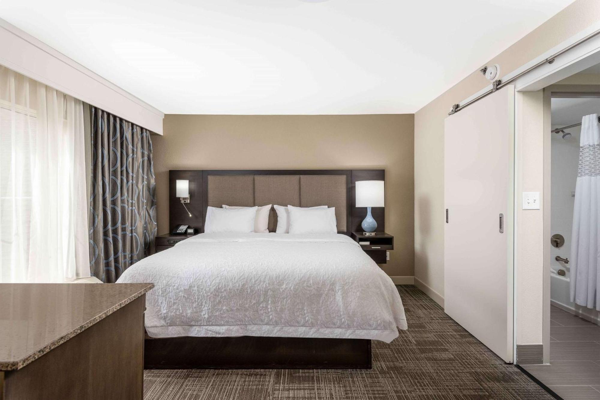 Hampton Inn & Suites Chapel Hill/Durham Zewnętrze zdjęcie