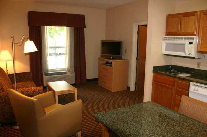 Hampton Inn & Suites Chapel Hill/Durham Pokój zdjęcie